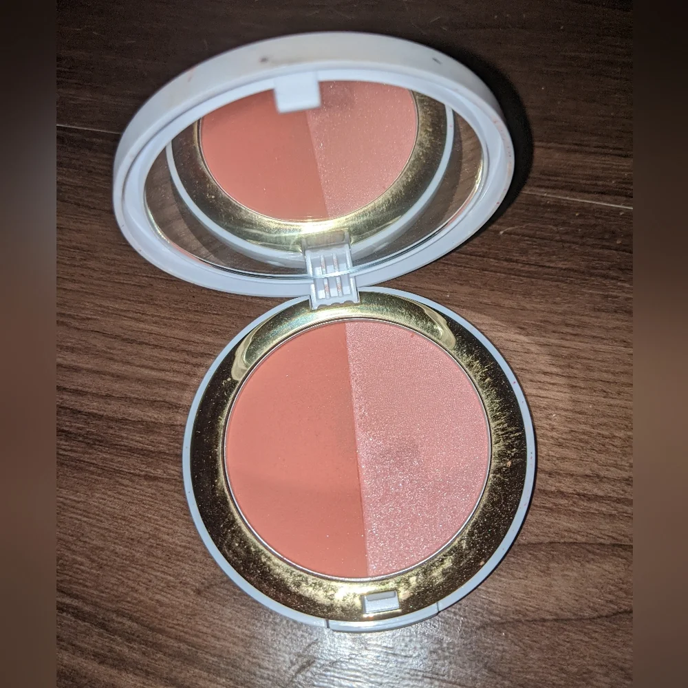 Gigi Gorgeous - The Only Blush Duo: Authentic + Pride | .27 oz.